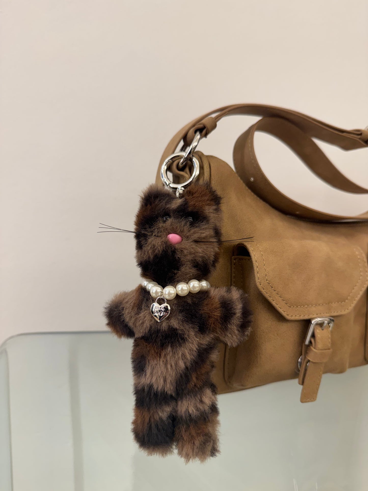 MOREJUDE KEYRING