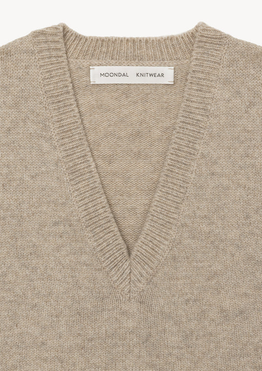 DEEP V-NECK KNIT