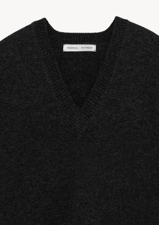 DEEP V-NECK KNIT