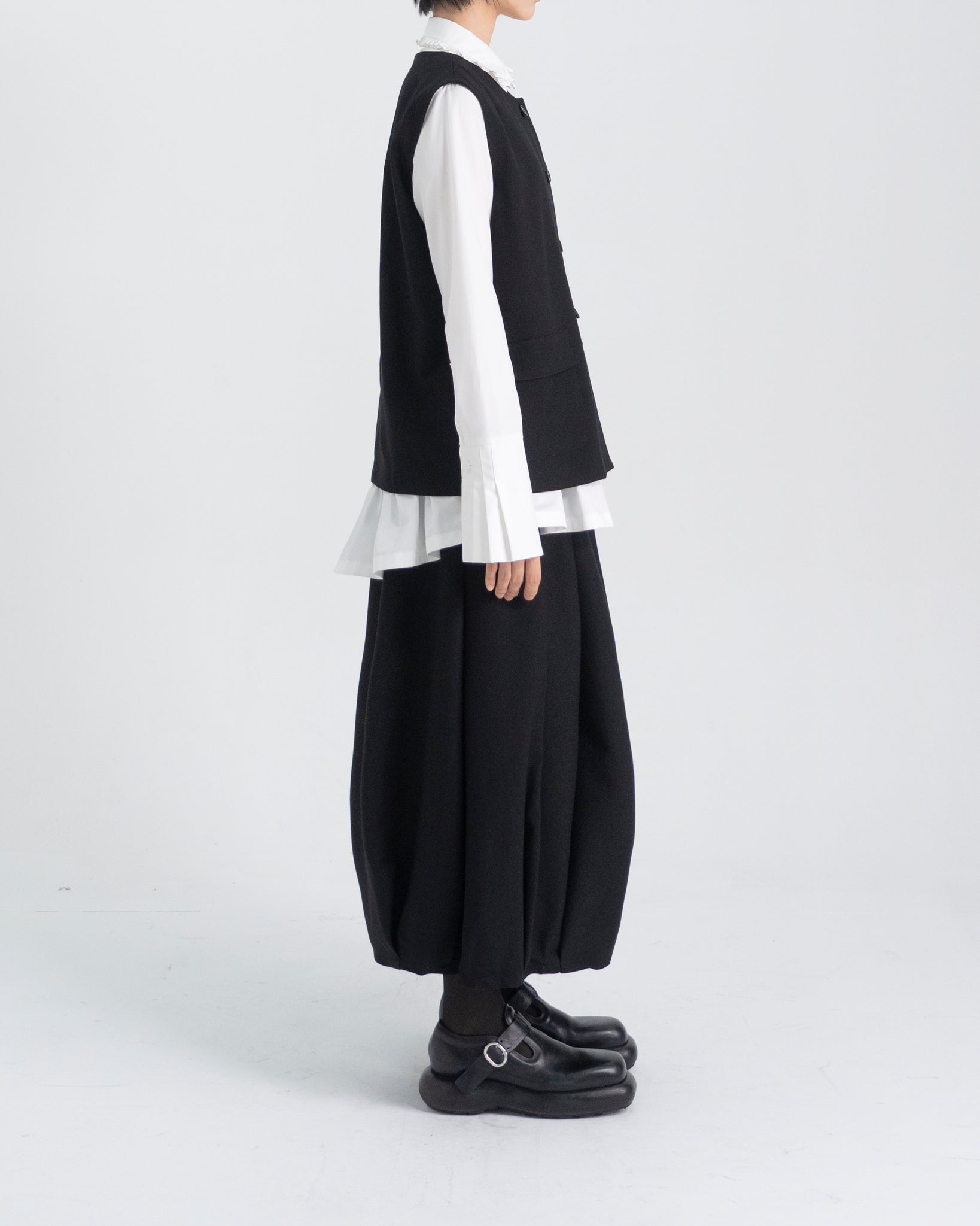 BUTTON POCKET WOOL VEST