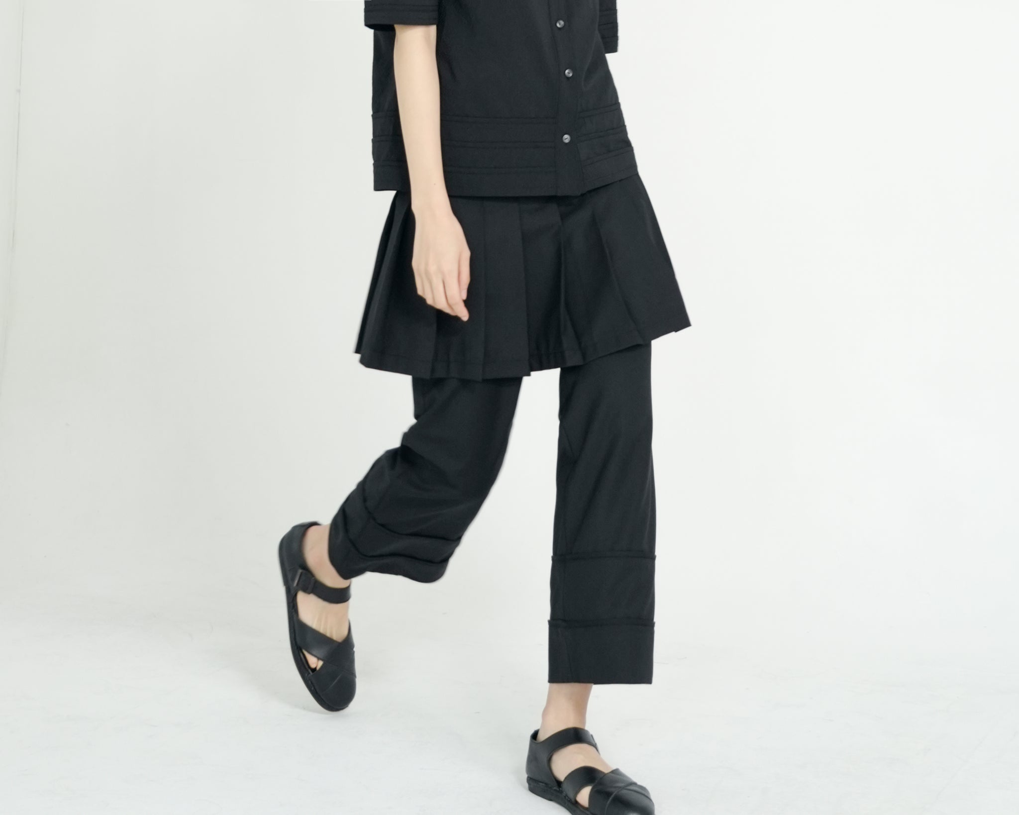 LAYERED PLEATS SHORT SKIRT