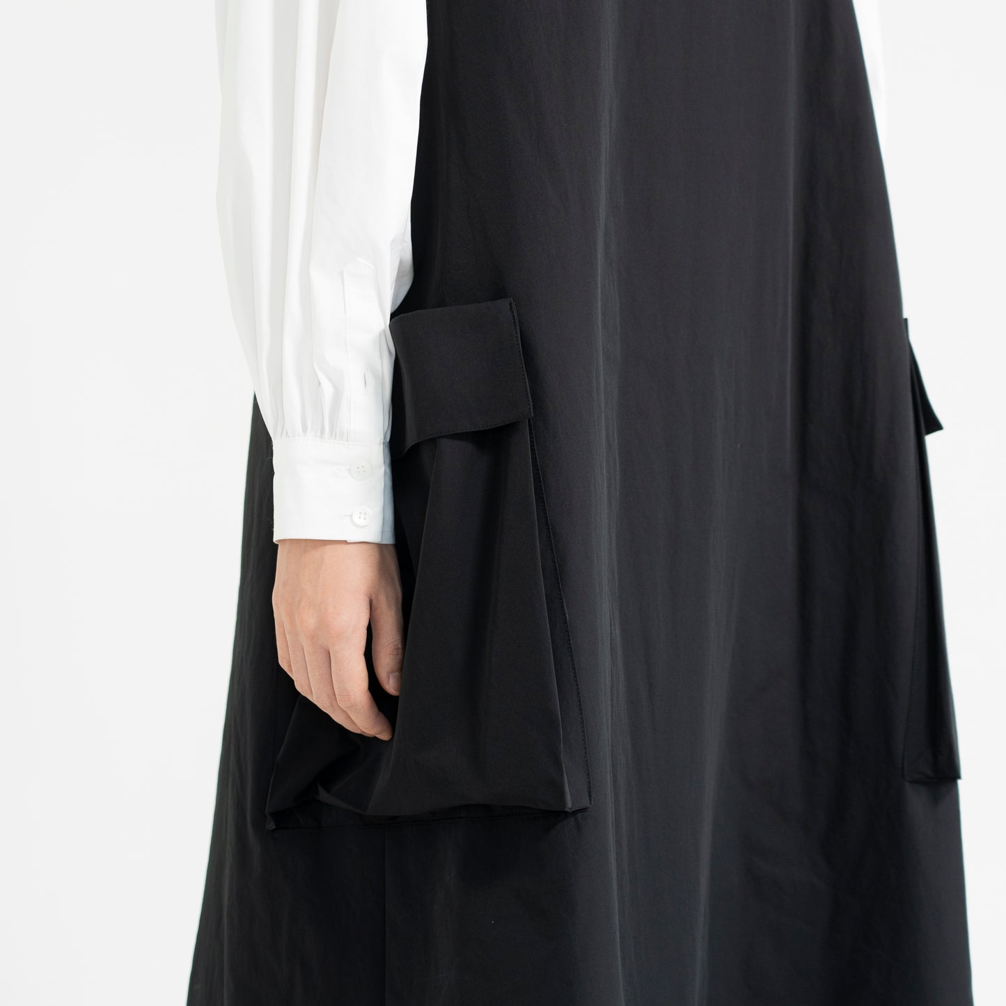 SIDE POCKET PADDING DRESS