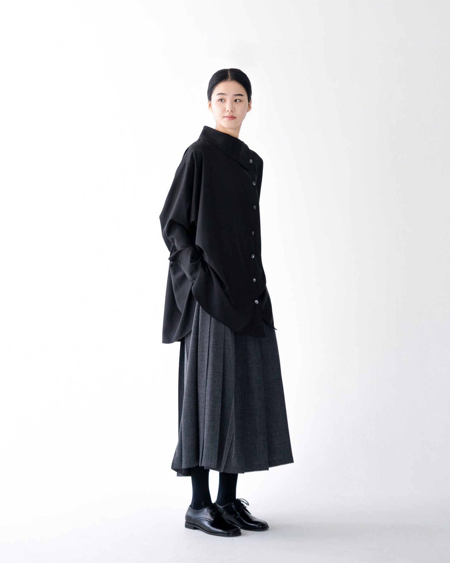 SIDEWAY COLLAR SHIRT