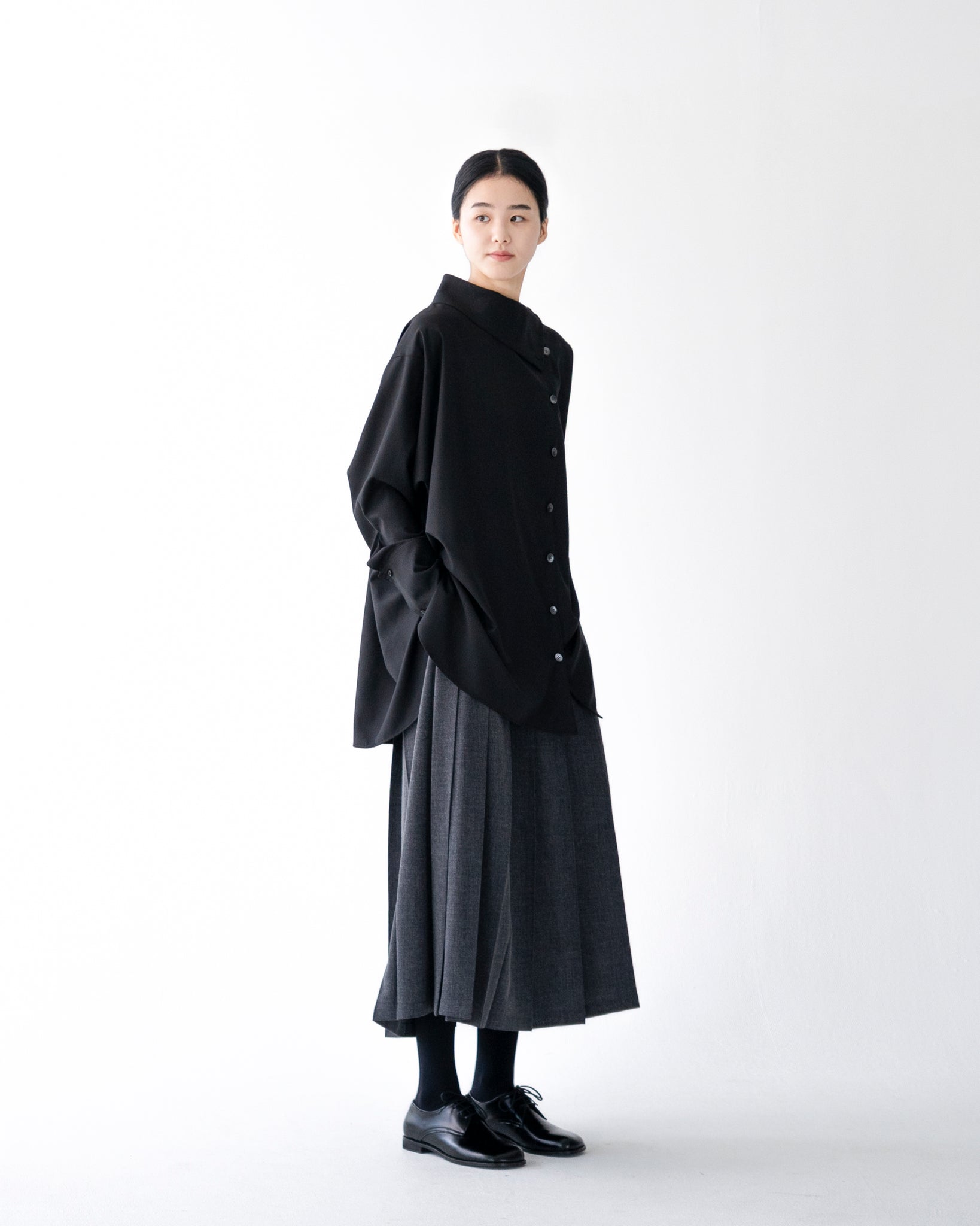 SIDEWAY COLLAR SHIRT