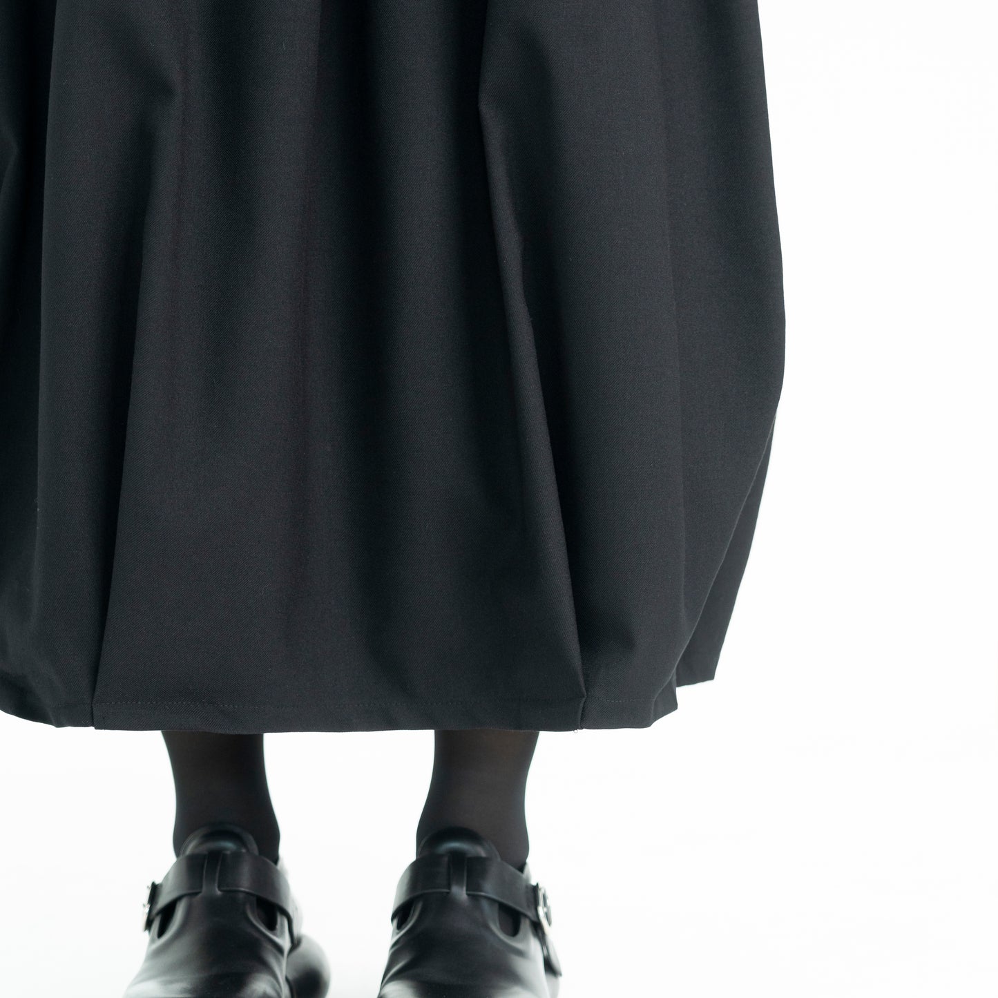 VOLUME WOOL SKIRT